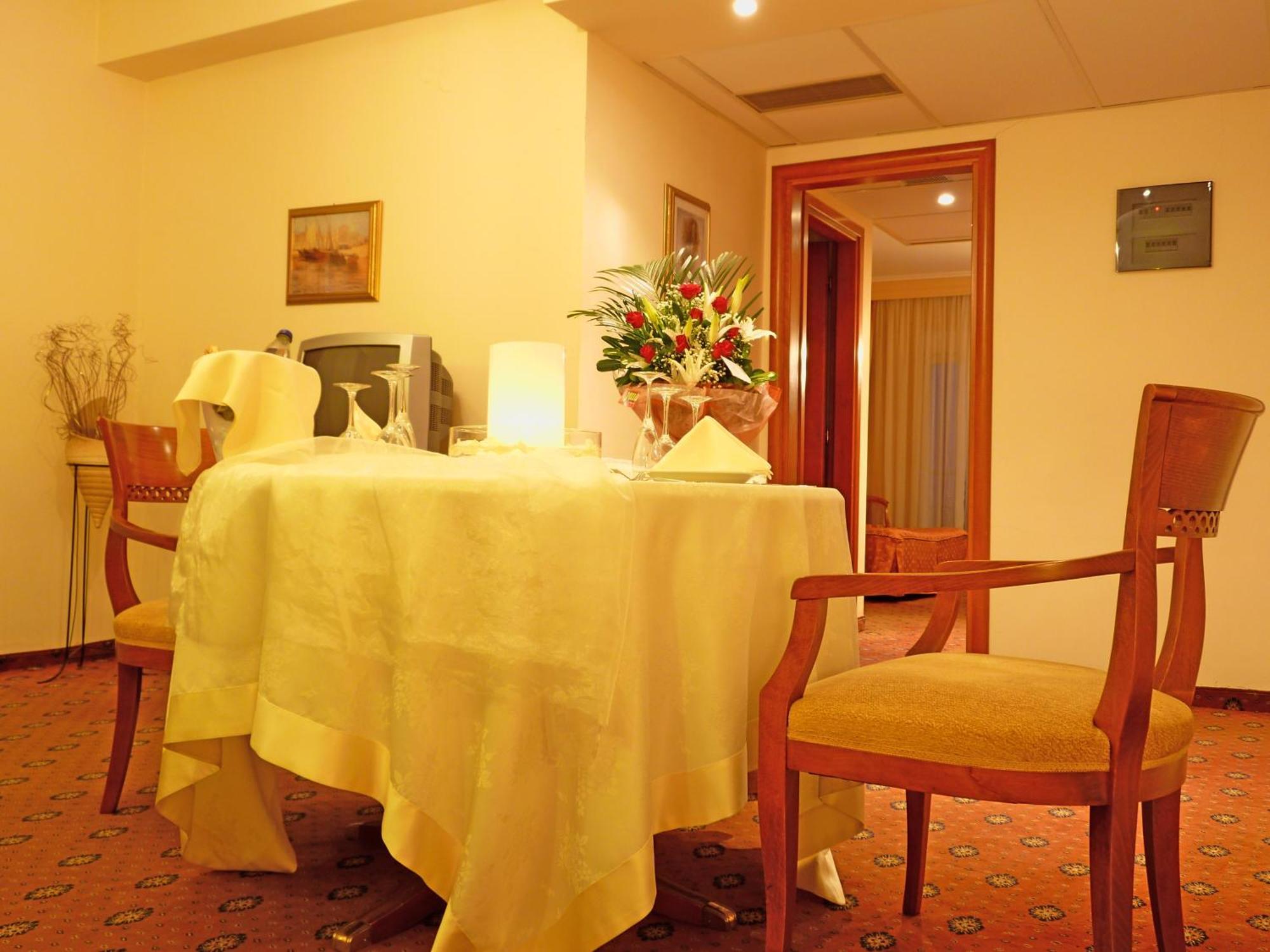 Ambassador Hotel Thessaloniki Plagiarion Luaran gambar